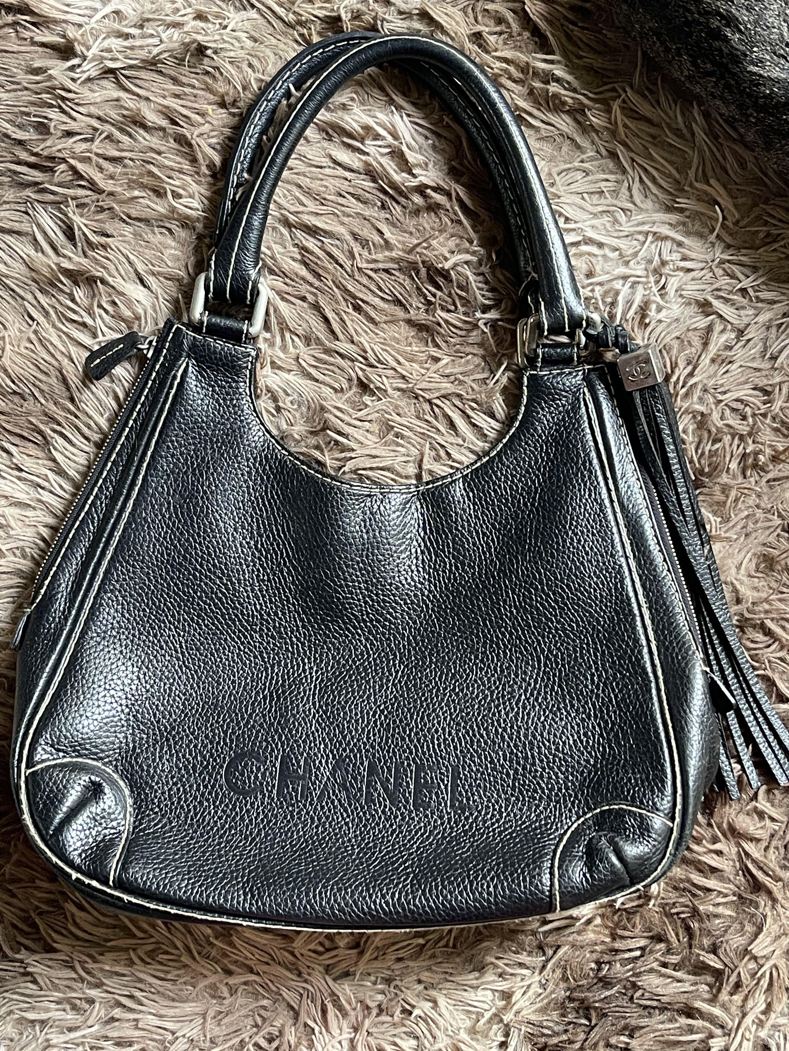 Chanel Hobo Bag (Category: Luxury Bags & Wallets) located in Quezon City. Submitted by bavenciaga (Listing ID 1164116364, Image 1). Description: Sourced out from Korea Pm for more info and negotiations!.