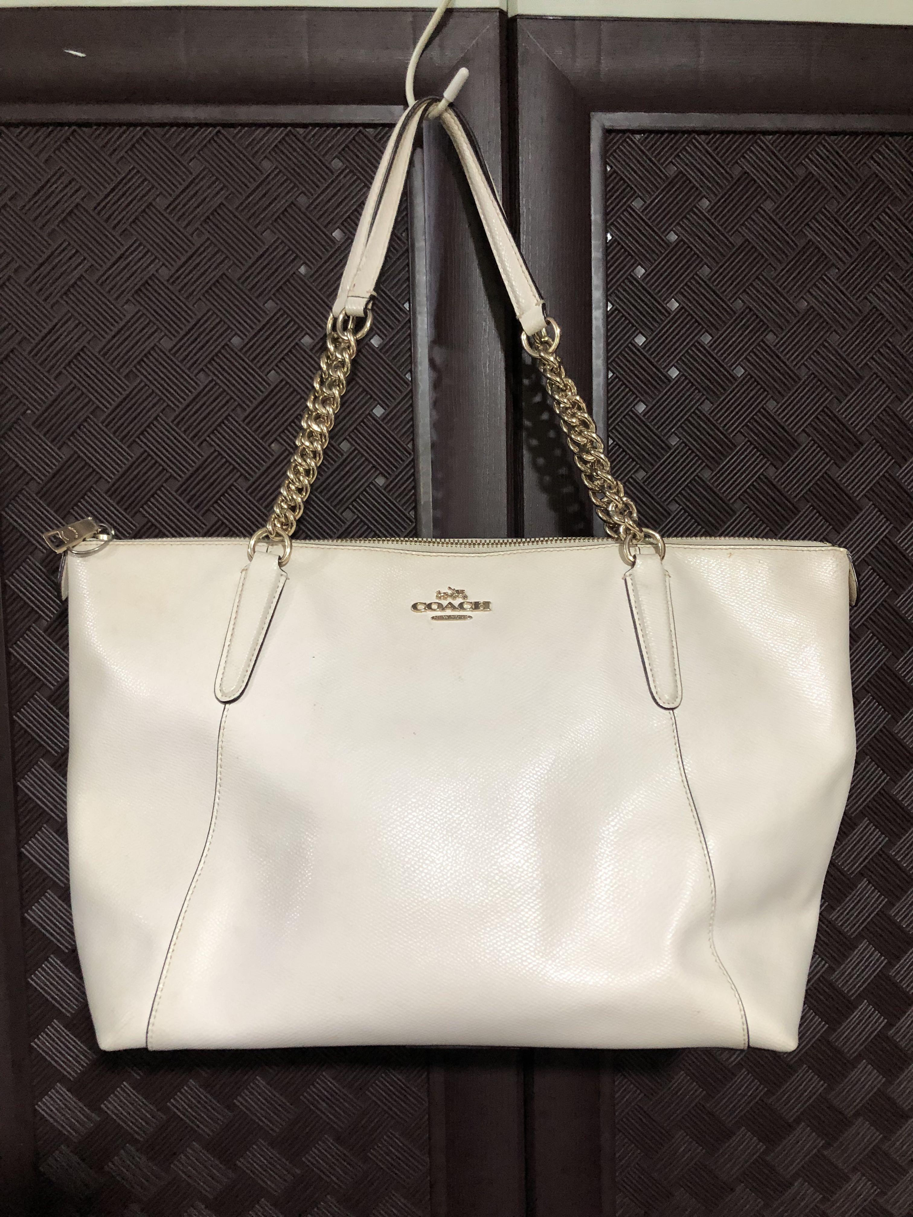 Coach bag cheap with chain strap