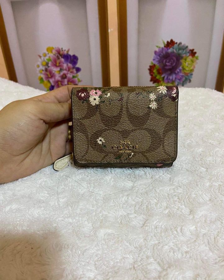 coach snake wallet