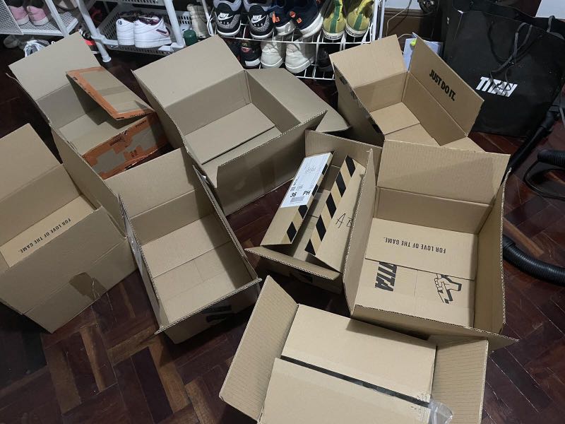 Free boxes for shipping shoes, Men's Fashion, Footwear, Sneakers on