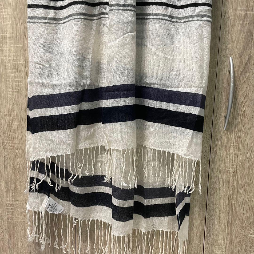 H and m black scarf online