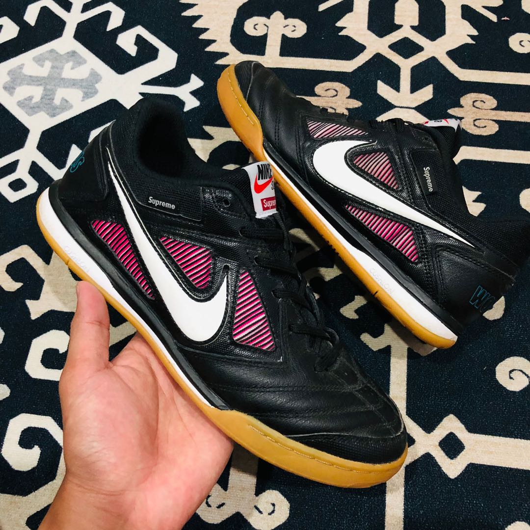 KASUT FUTSAL NIKE GATO SB X SUPREME Men s Fashion Footwear