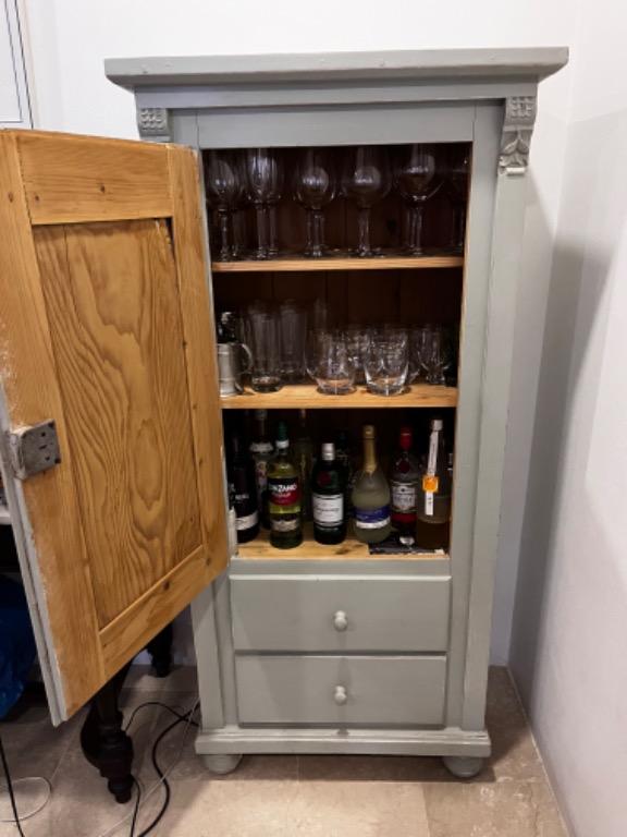 Pine Drinks Furniture & Home Living, Furniture, Shelves