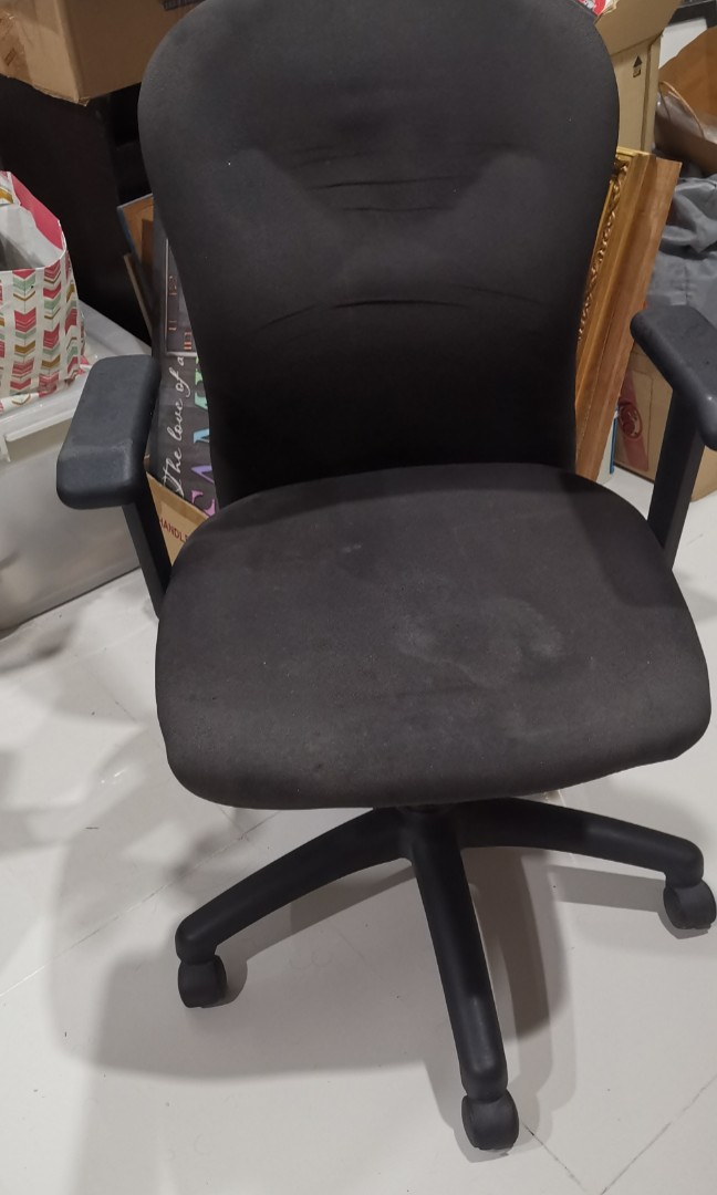 Reclining Executive office chair, Furniture & Home Living, Office