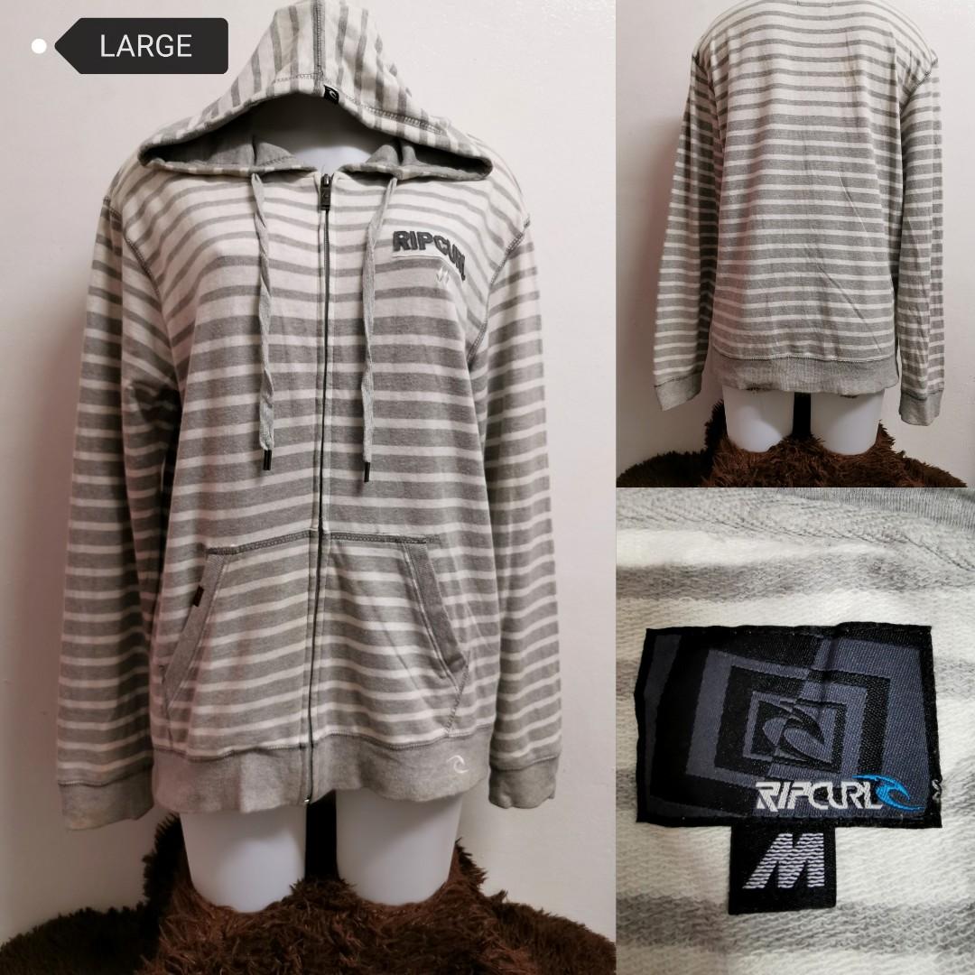RIPCURL HOODIE JACKET FOR MEN (Category: Coats, Jackets and Outerwear) located in Bulacan. Submitted by CW080520 (Listing ID 1164240420, Image 1). Description: Flatlay Width 21 in Length 26 in COD via Shopee CO REMINDERS ▪️All items are unwashed. ▪️Please manage your expectation these are PRELOVE ITEMS. ▪️If you like perfect (MADAMI PO SA MALL). ▪️We are not "BRAND EXPERT" customers are the one to check the authenticity of the item based on pictu
