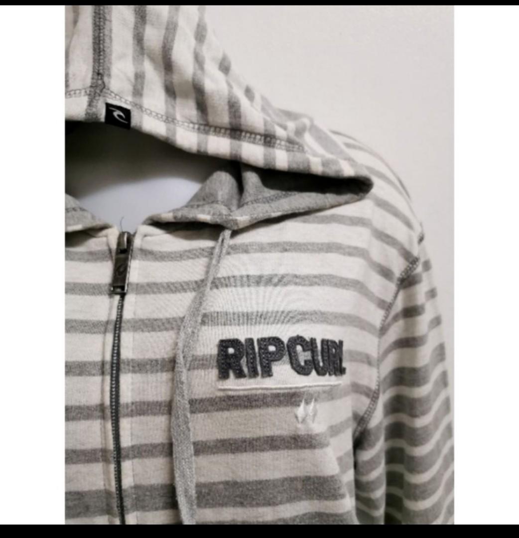 RIPCURL HOODIE JACKET FOR MEN (Category: Coats, Jackets and Outerwear) located in Bulacan. Submitted by CW080520 (Listing ID 1164240420, Image 2). Description: Flatlay Width 21 in Length 26 in COD via Shopee CO REMINDERS ▪️All items are unwashed. ▪️Please manage your expectation these are PRELOVE ITEMS. ▪️If you like perfect (MADAMI PO SA MALL). ▪️We are not "BRAND EXPERT" customers are the one to check the authenticity of the item based on pictu