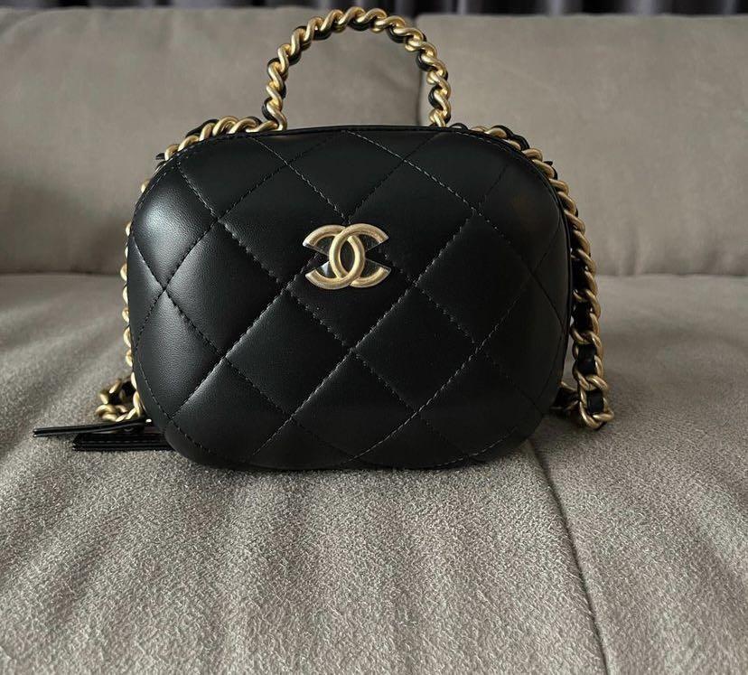 LOWEST DEAL ‼️22P Chanel Bubble Vanity Case Bag, Luxury, Bags & Wallets on  Carousell