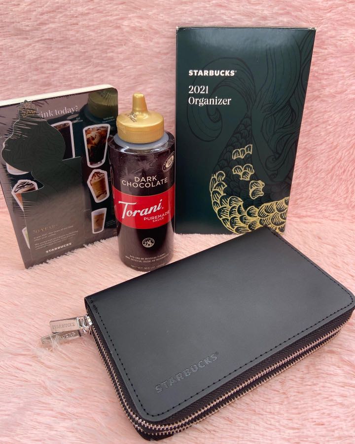Starbucks 2021 Black Organizer+Torani Dark Choco Syrup, Hobbies & Toys