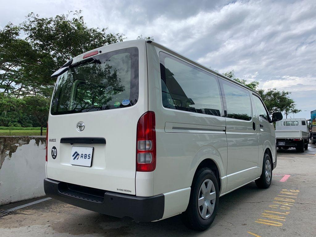 Toyota Hiace 3.0 DX Manual, Cars, Commercial Vehicles, Used on Carousell