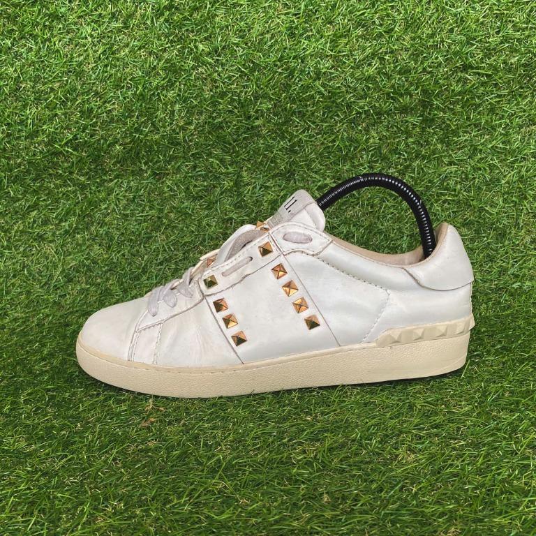 Valentino Garavani Rockstud 11 Sneakers Second Fesyen Pria