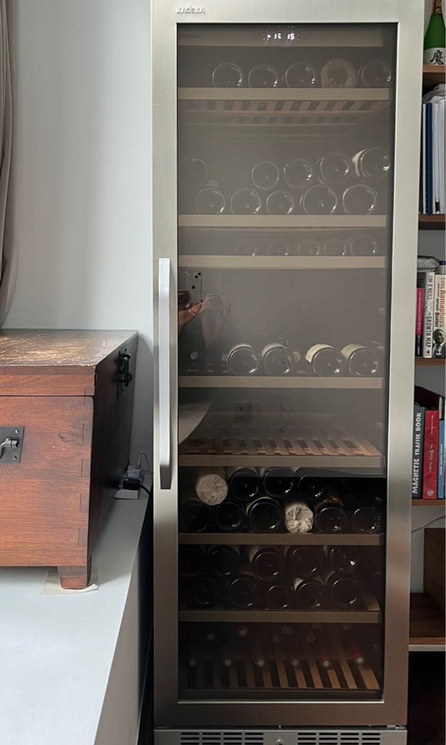 Wine chillers/ Kadeka wine chillers, TV & Home Appliances, Kitchen