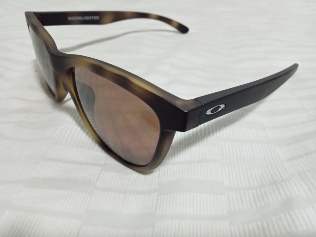 Authentic Oakley Moonlighter, Men's Fashion, Watches & Accessories