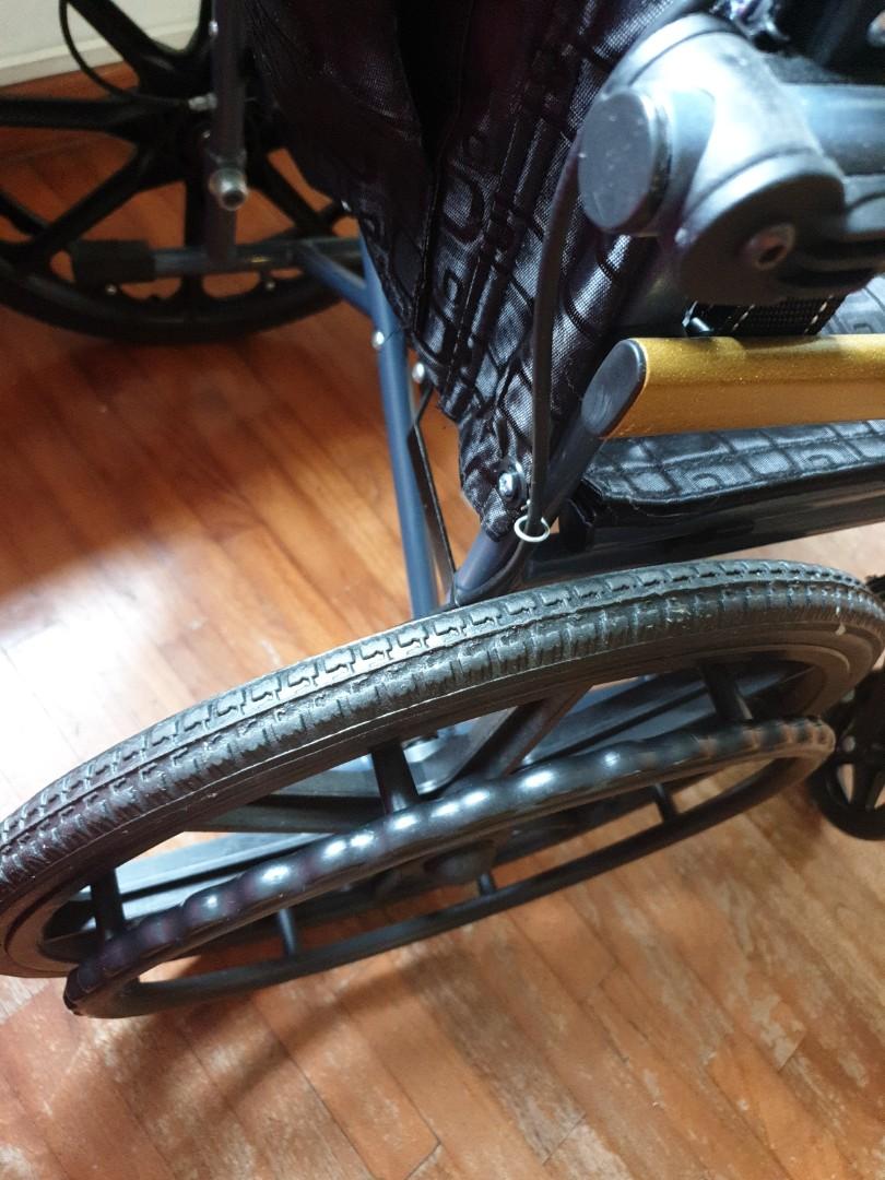 Barely used second hand wheelchair!!, Health & Nutrition, Assistive