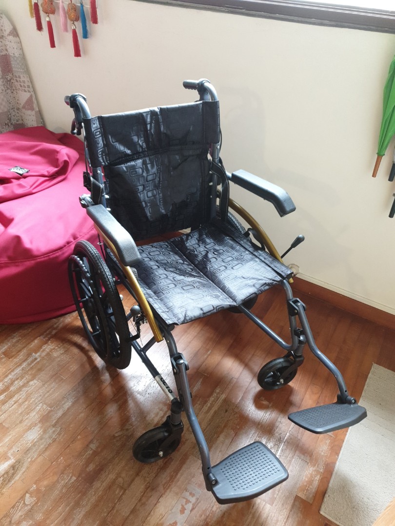 Barely used second hand wheelchair!!, Health & Nutrition, Assistive