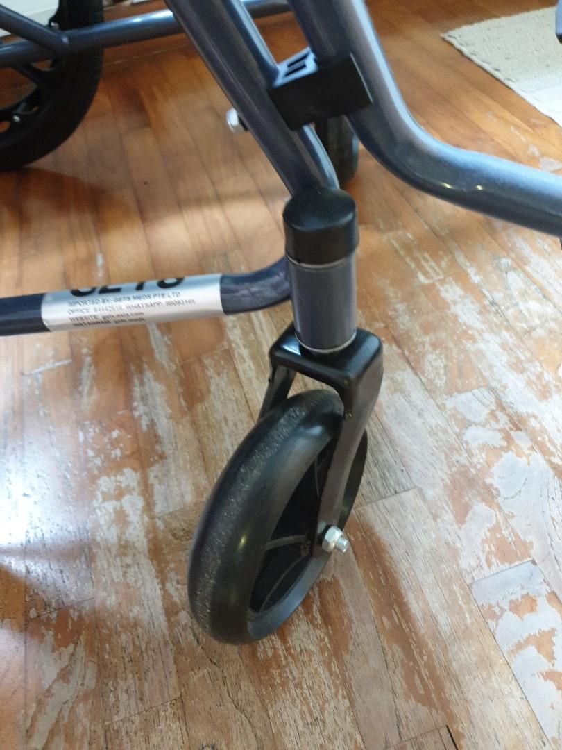 Barely used second hand wheelchair!!, Health & Nutrition, Assistive