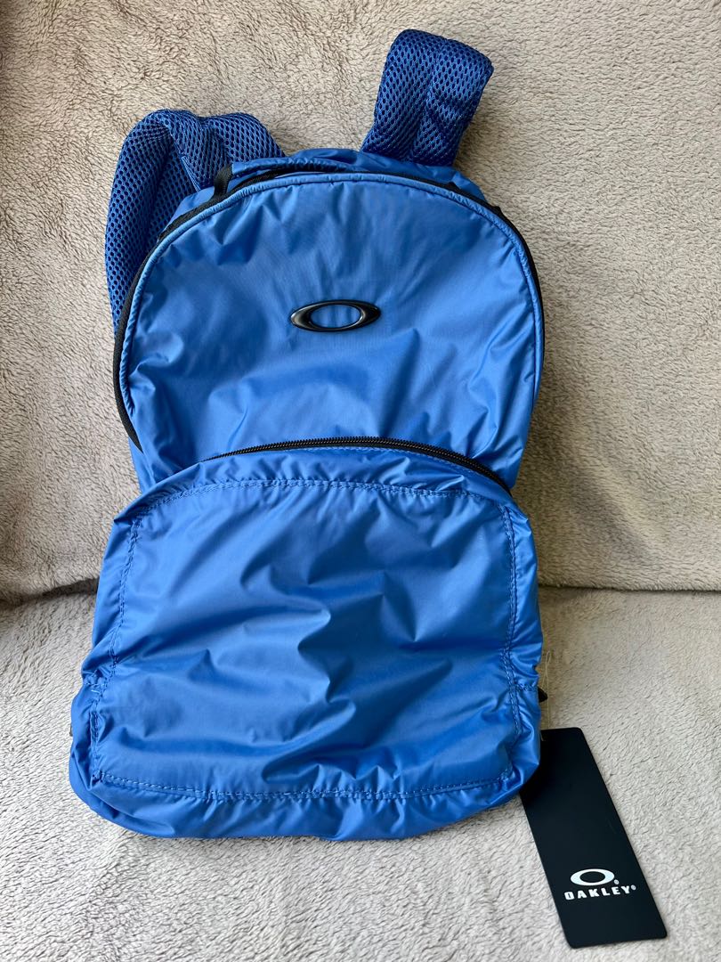 BNIB Unisex Oakley Foldable Backpack Men s Fashion Bags