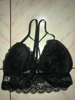 (Category: ) located in . Submitted by shoppe.dolly (Listing ID 1167692025, Image 1). Description: .