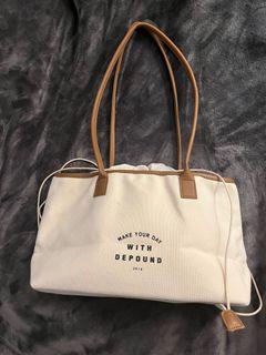 Canvas bag with leather linings