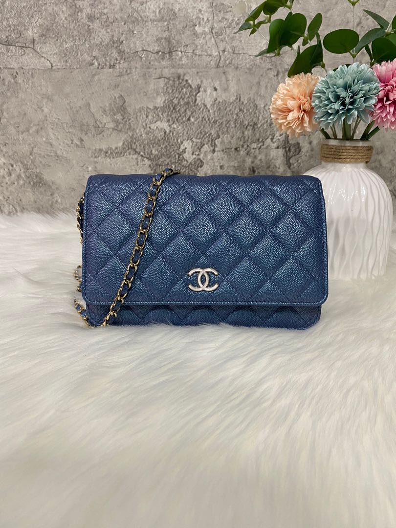 NIB 19S Chanel Iridescent Blue Caviar Classic Wallet on Chain