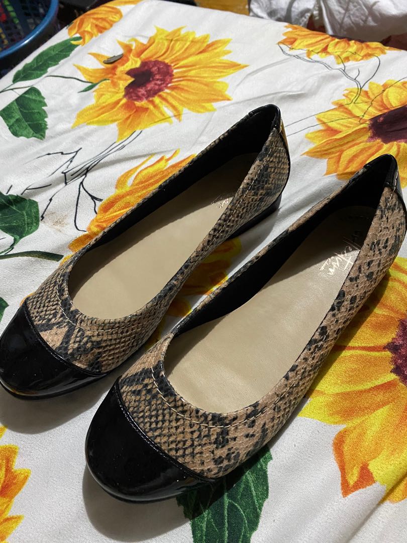 Clarks Doll Shoes Flats Women s Fashion Footwear Flats Sandals on Carousell