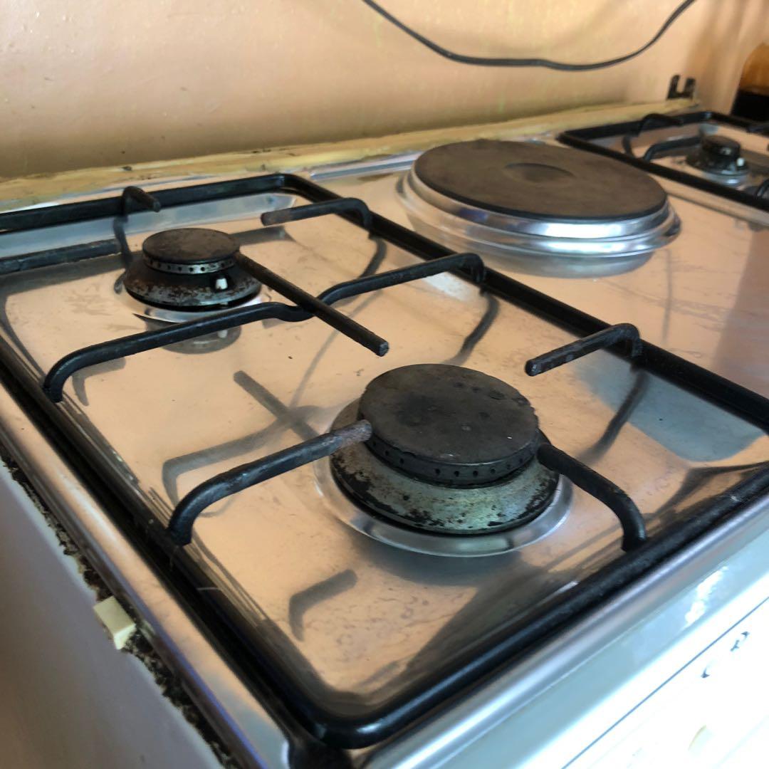 Elba Gas Range w/ Built in Oven, TV & Home Appliances, Kitchen