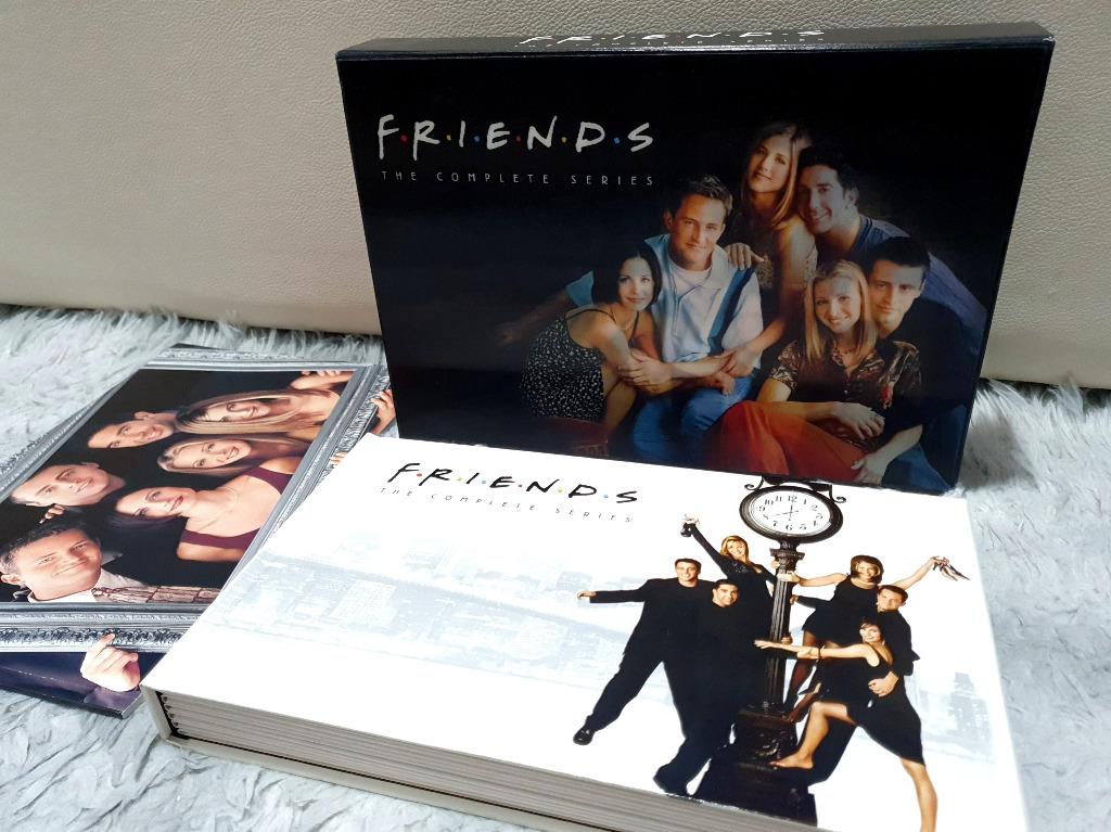 Friends: The Complete Series Collectors Edition Bluray with Lenticular ...