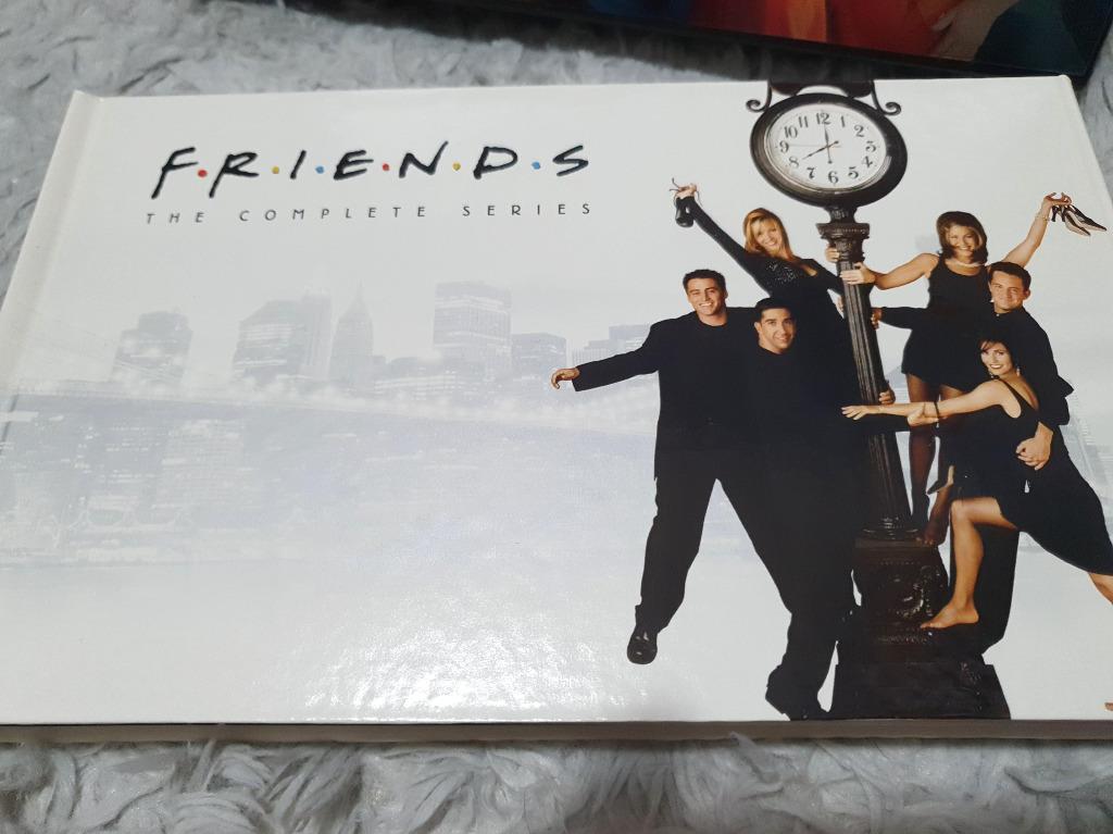 Friends: The Complete Series Collectors Edition Bluray with Lenticular ...