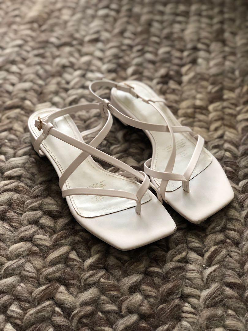 H M White Strappy Toe Ring Thong Block Heel Square Toe Sandals