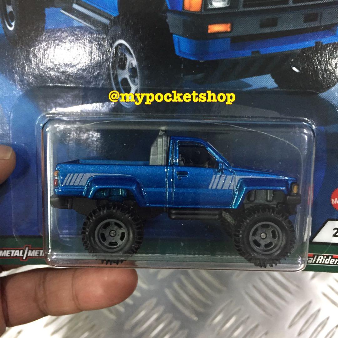 Hot Wheels ‘87 TOYOTA PICKUP TRUCK Metalflake Blue / 2021 Hotwheels