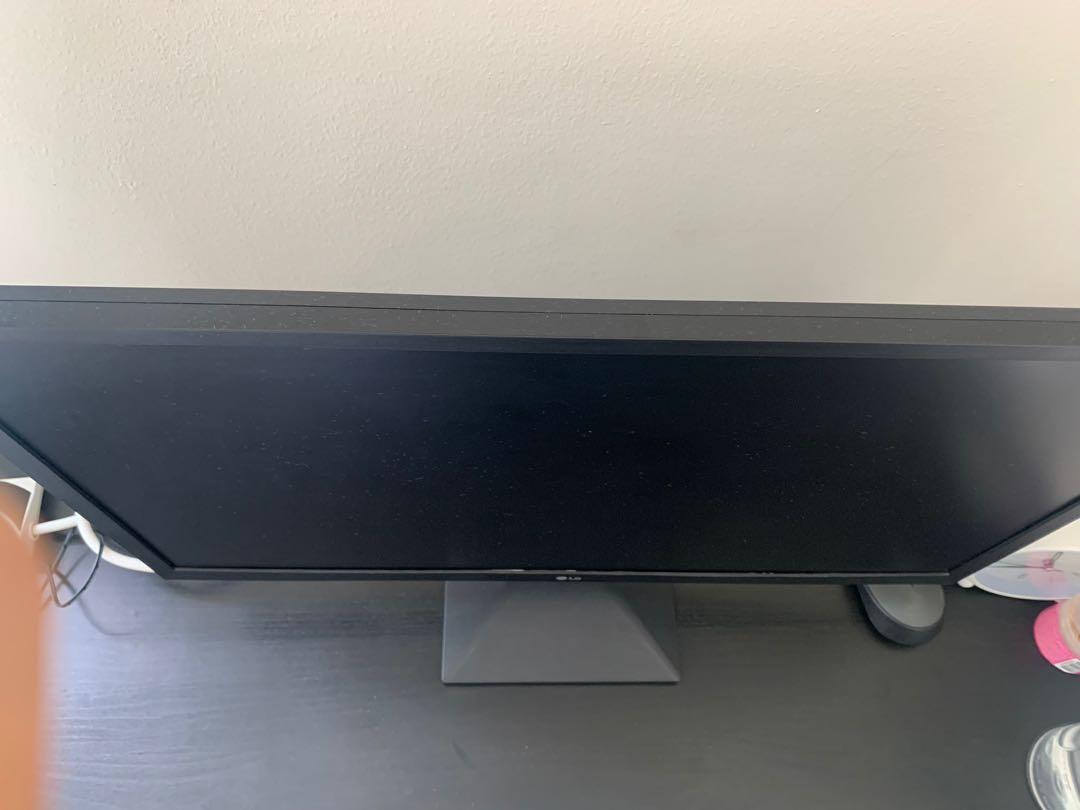 LG Monitor 24 inch Good as new!! Moving out sale , Computers & Tech