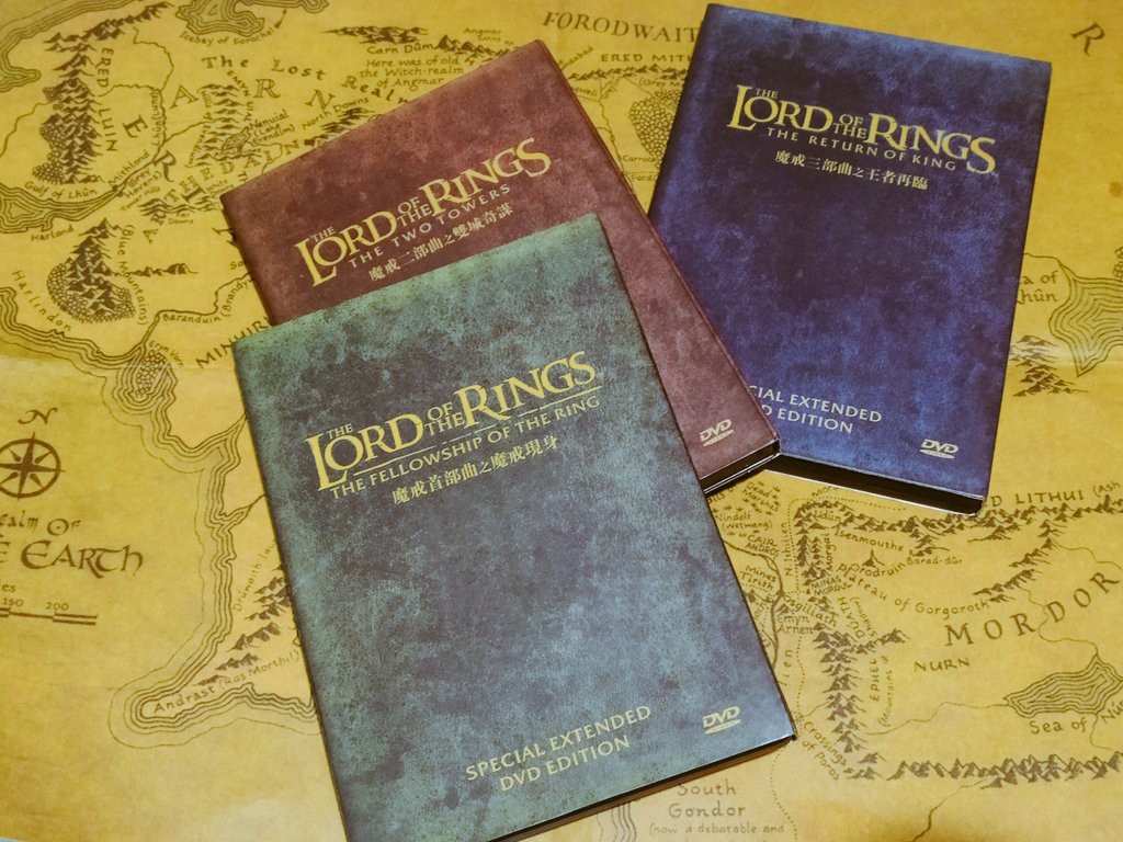 LOTR Trilogy Extended Edition DVD Set, Hobbies & Toys, Music & Media
