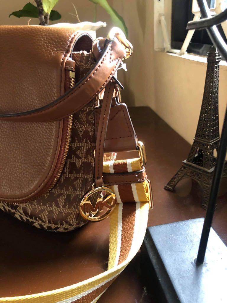 MIchael Kors Bedford Flap Crossbody (Category: Luxury Bags & Wallets) located in Panglao. Submitted by whatsdbuzz (Listing ID 1167678287, Image 2). Description: MIchael Kors Bedford Flap Crossbody ❣️guaranteed authentic ❣️personal preloved in very good condition, strap need washing .