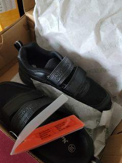 Neckermann black school shoes