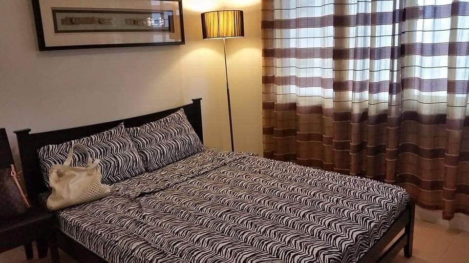 Nice Studio furnished unit Infinity Condominium BGC (Category: Apartments & Condos) located in Taguig. Submitted by oipinc (Listing ID 1167819075, Image 2). Description: NOW AVAILABLE FOR RENT 35K /Month The Infinity Condominium BGC few minutes walk to SM Aura and High Street. With Awesome view. Beautifully furnished studio condo unit at one of BGC's top condominiums. with one exclusive parking slot. Great amenities. Pool area has sauna. Gym is t