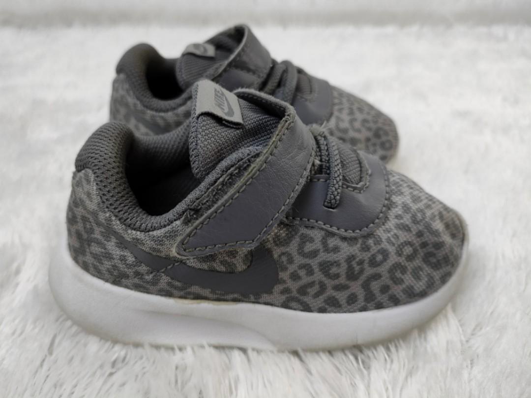 nike tanjun leopard print