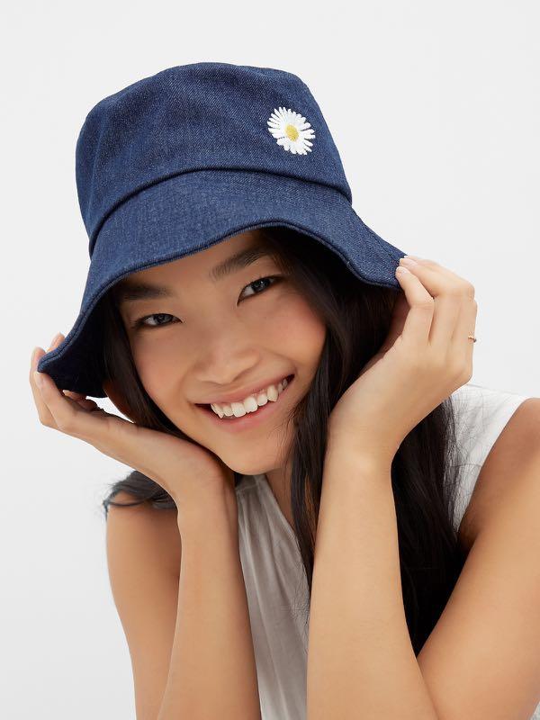 Pomelo Black Embroidered Daisy Bucket 