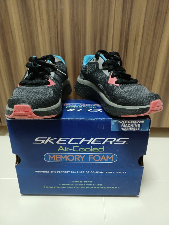 skechers memory foam machine washable