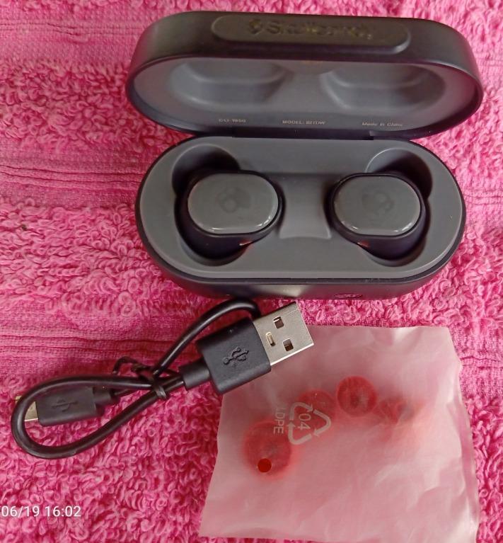 Skullcandy Sesh Earbuds with Charging Case S2TDW Black