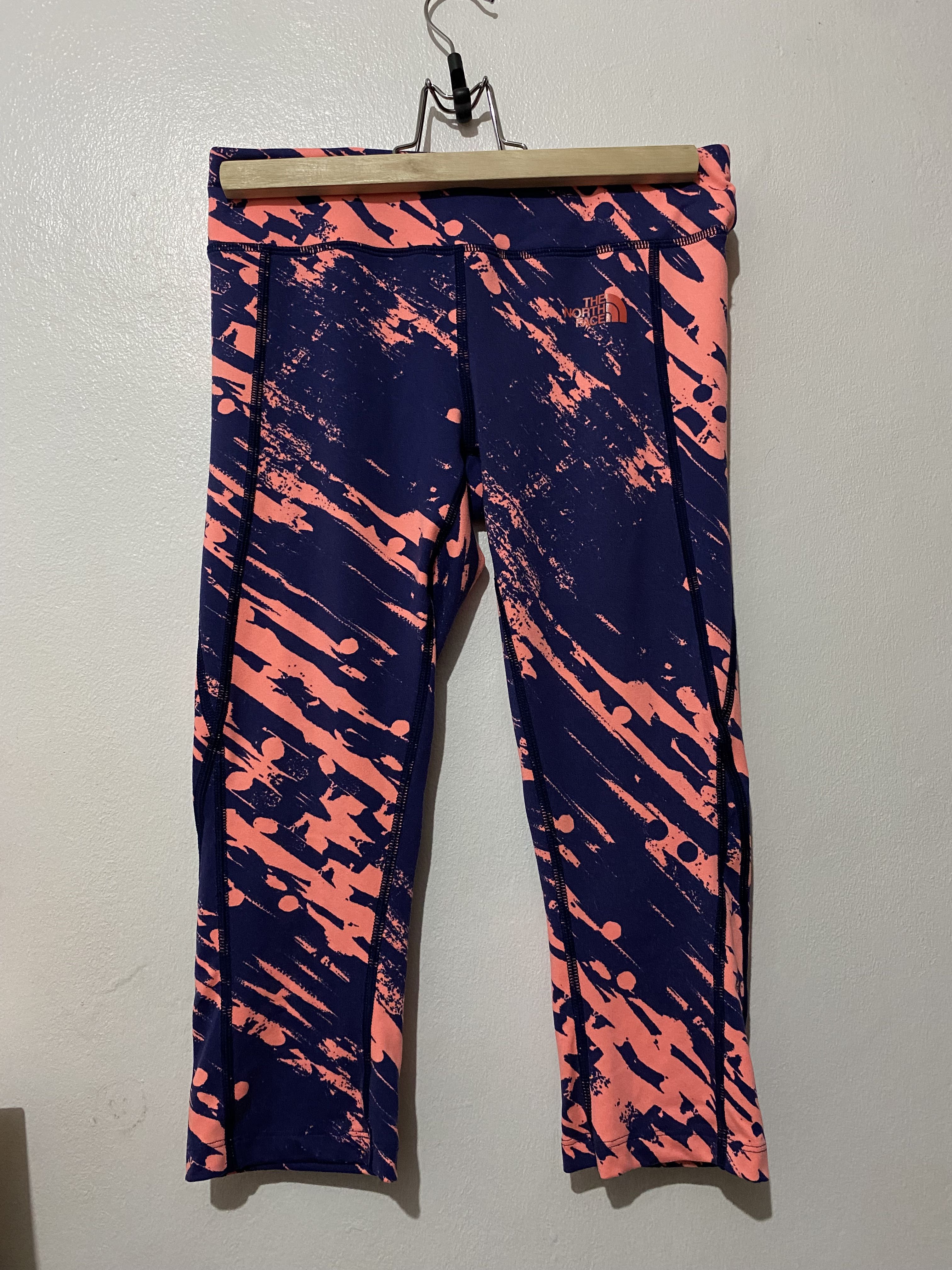 The North Face Capri pants, Women's Fashion, Activewear on Carousell