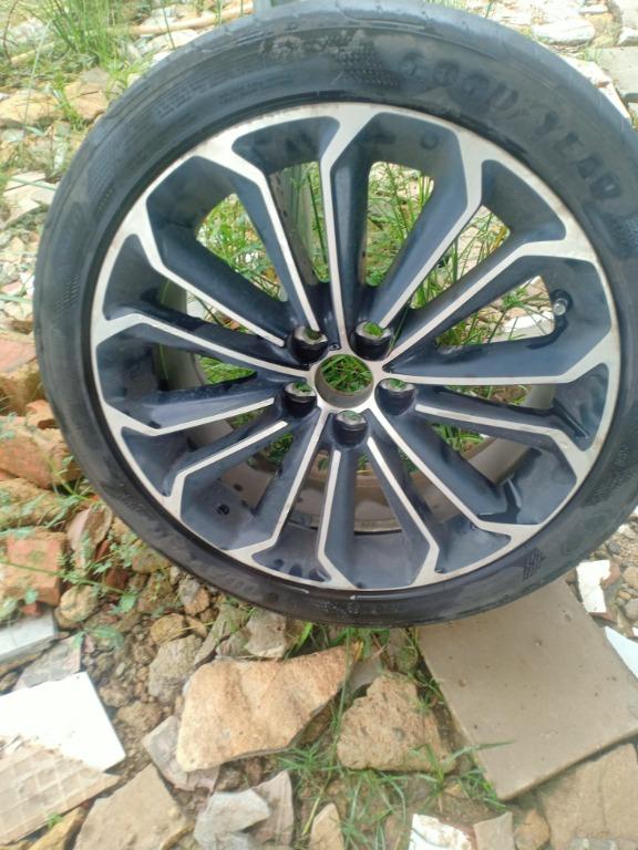 Toyota corolla altis rim 17