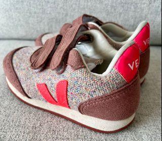 Vega Sneakers