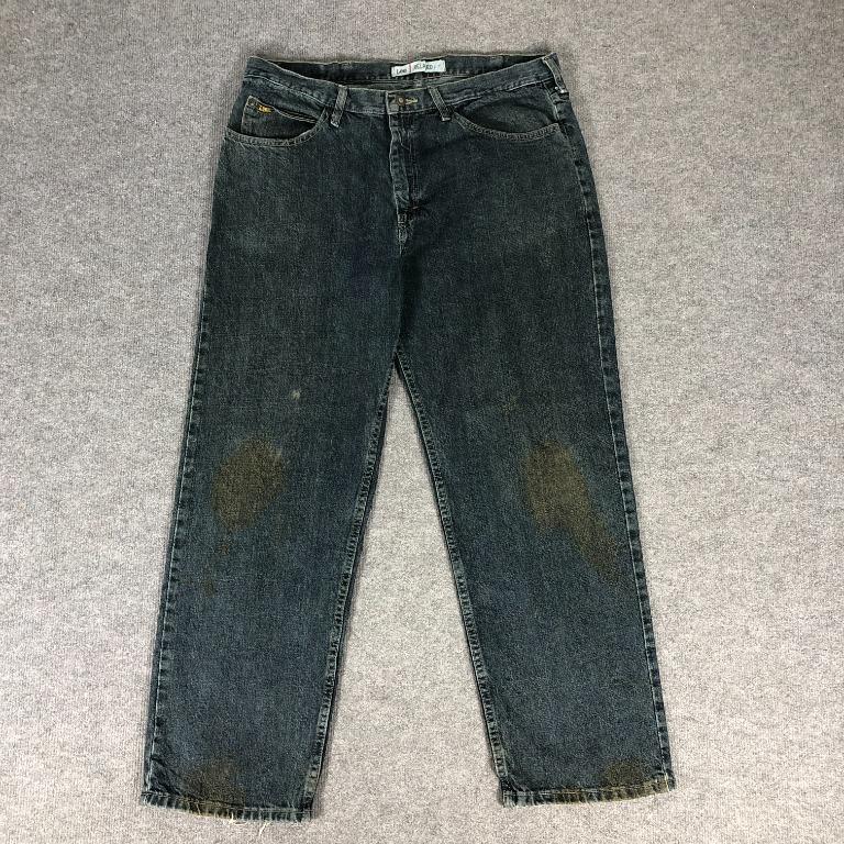 Lee jeans relaxed fit size 31, Men's Fashion, Bottoms, Jeans on Carousell