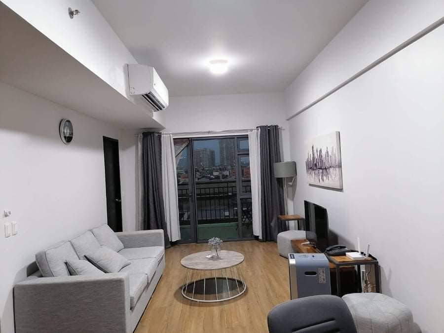 3BR with Parking FOR SALE at Sunrise Villa Solstice Circuit Makati