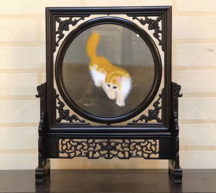 中國美術 七宝焼 景泰蓝 猫 蝶々 蘇繡 雙面繡 nEO_IMG_卢檀竖架-螳螂黄猫.