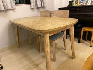 實木可伸延餐檯連兩張餐椅 Extendable Hardwood Dinning Table with Two Chairs