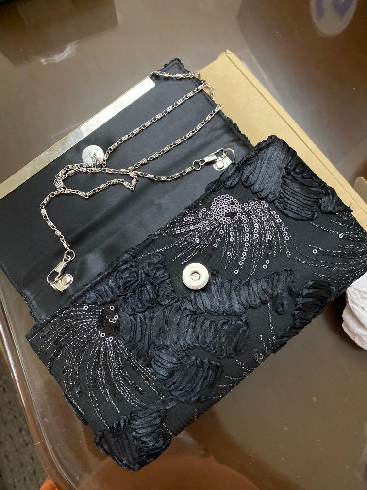 Black wallet (Category: Purses & Pouches) located in Quezon City. Submitted by bigcheeksph (Listing ID 1167892418, Image 3). Description: Use once Bought in SM.
