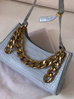(Category: ) located in . Submitted by elevenpreloved (Listing ID 1167981196, Image 1). Description: .