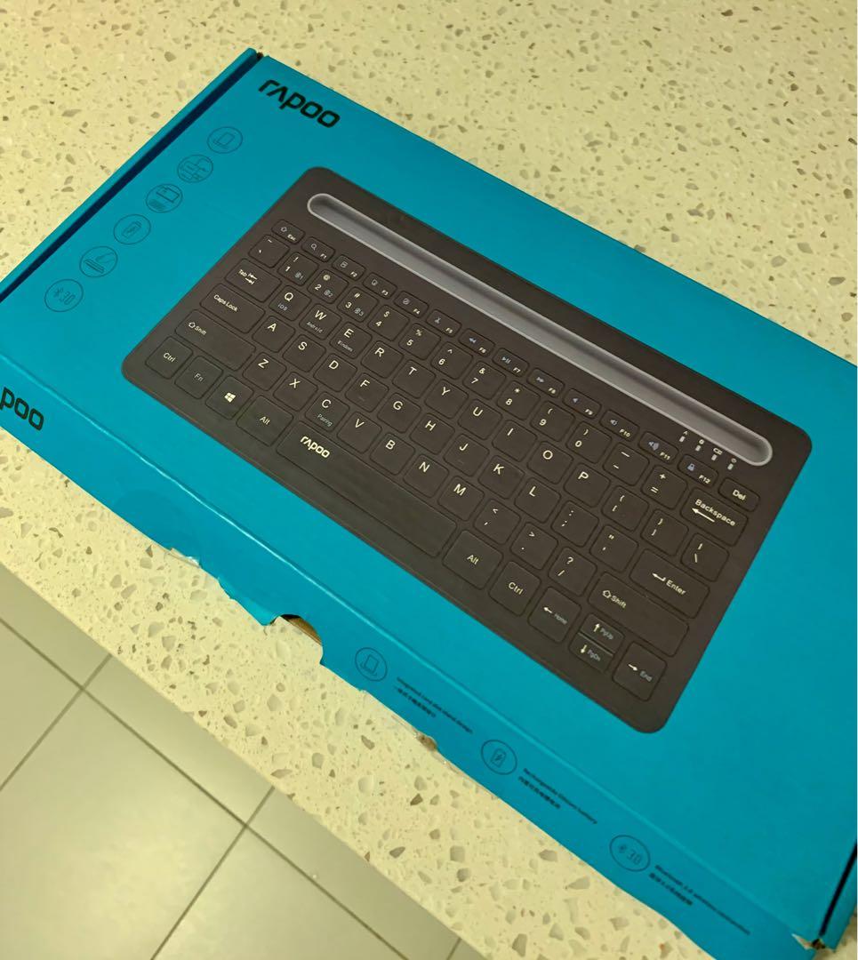 Bluetooth Keyboard (Category: Computer Keyboard) located in Singapore. Submitted by jebat_75 (Listing ID 1168032821, Image 1). Description: Used once only. Still in good condition. Self collect at Punggol or Alexandra area. No meet up at Mrt/Lrt station 🚫.
