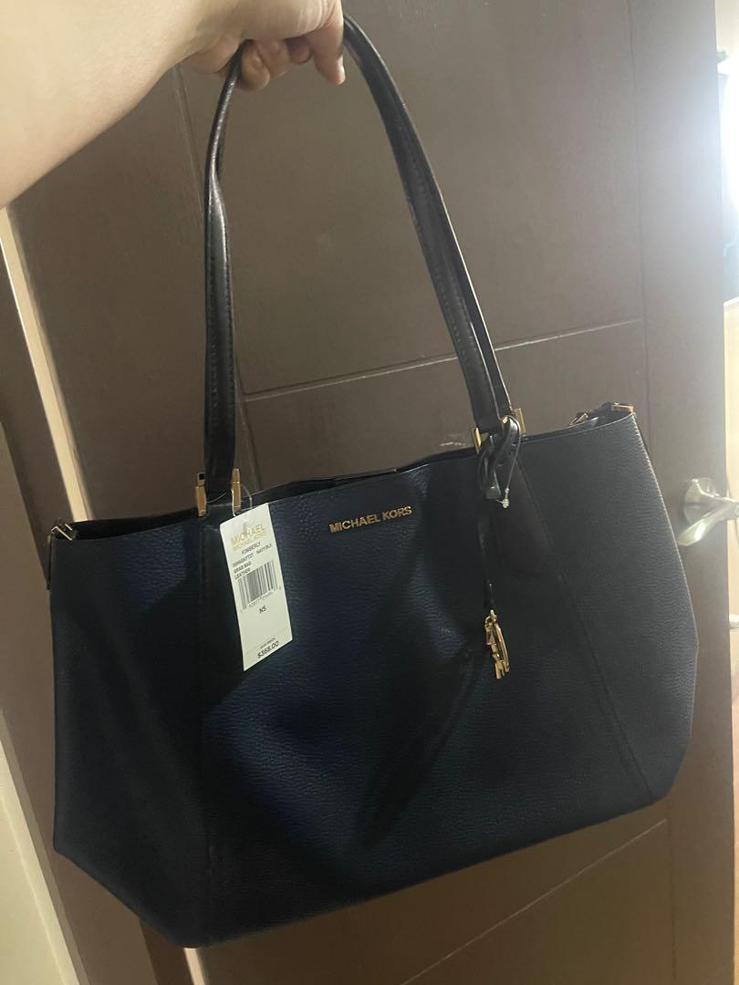 BRAND NEW MK Large Tote Bag (Category: Luxury Bags & Wallets) located in Pasig City. Submitted by janrh (Listing ID 1167957079, Image 1). Description: .