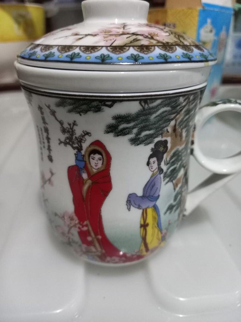 Ceramic tea cup for loose leaf tea (Category: Coffee & Tea Tableware) located in Pasig City. Submitted by nino_papa (Listing ID 1167946809, Image 1). Description: Authentic chinese ceramic tea cup for loose leaf tea. With tea strainer. Bought from Singapore at $20sg.
